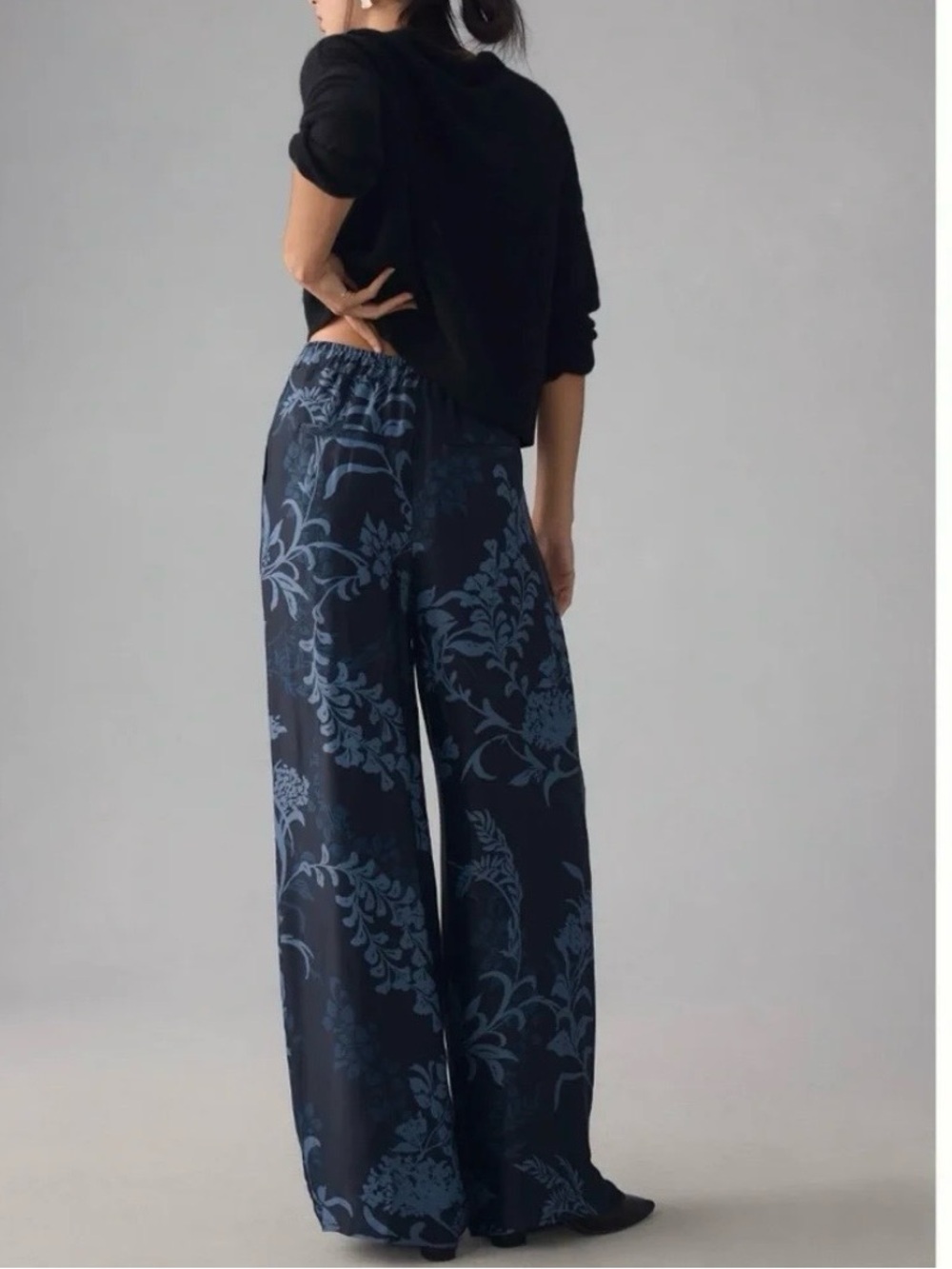 Anthropologie Silky High Rise Wide Leg Pants Floral Print Pockets Navy Size 10 - Picture 2 of 13